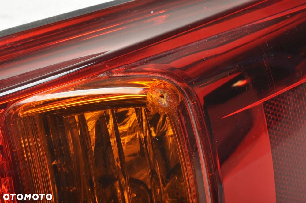 LEXUS IS II LIFT LAMPA PRAWA TYLNA PRAWY TYŁ - 7