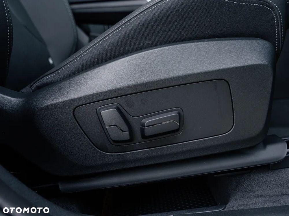 BMW X1 sDrive18d - 14