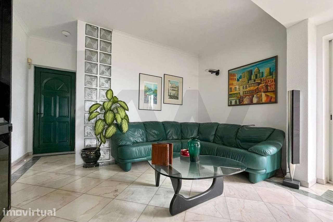 Moradia Isolada com Piscina | Lote 686m2 | Loures - Grande imagem: 5/37