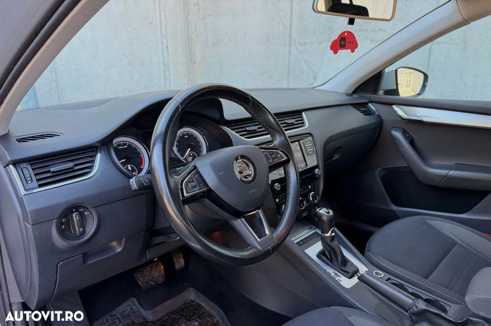 Skoda Octavia 1.6 TDI DSG Ambition - 17