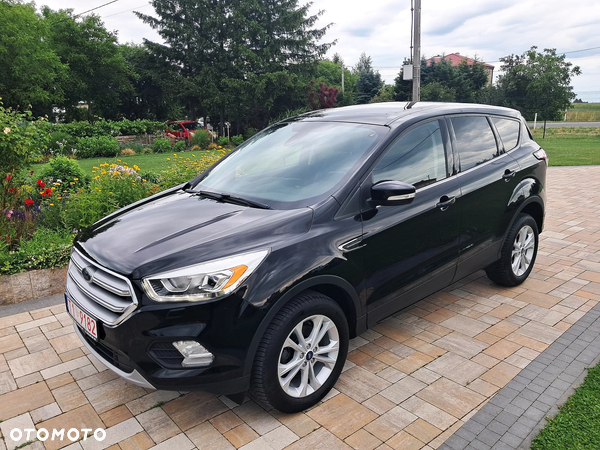 Ford Kuga 1.5 EcoBoost 2x4 Titanium
