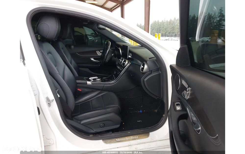 Mercedes-Benz Klasa C 300 7G-TRONIC AMG Line - 7