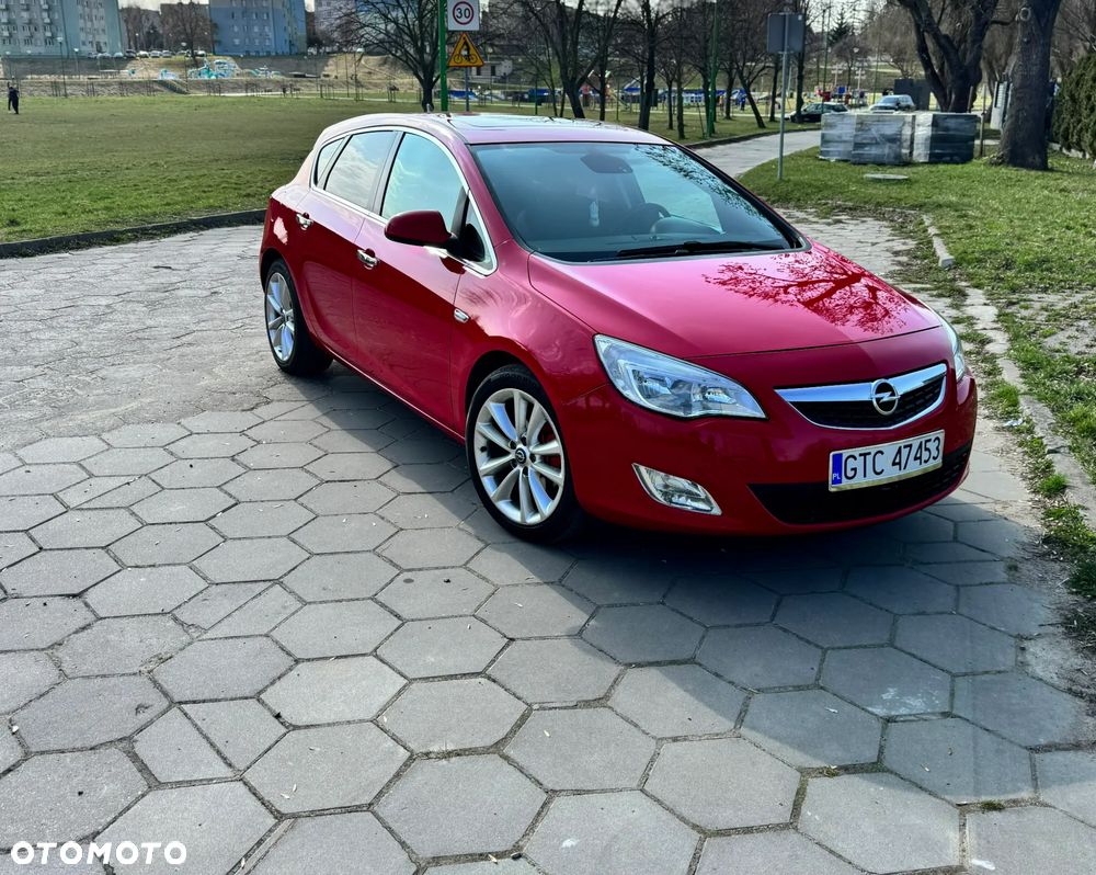 Opel Astra 1.7 CDTI Cosmo - 1