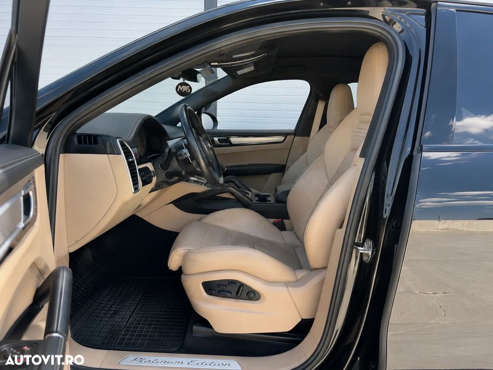 PORSCHE Cayenne Coupe 2022 — imagine 5