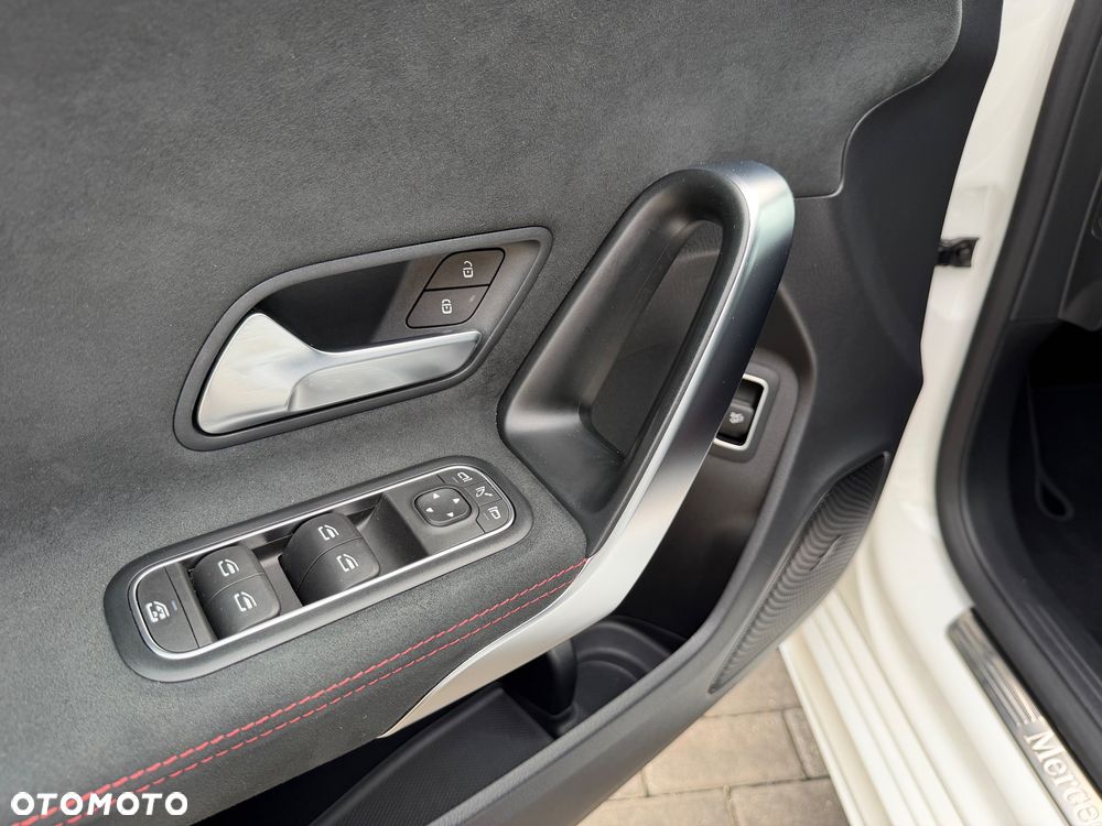 Mercedes-Benz Klasa A 200 AMG Line 7G-DCT - 27