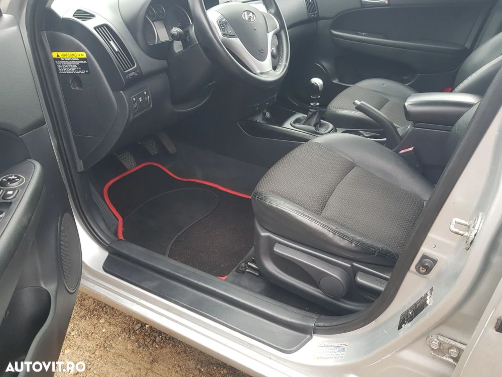 Hyundai i30 1.6 CRDI blue Comfort - 18