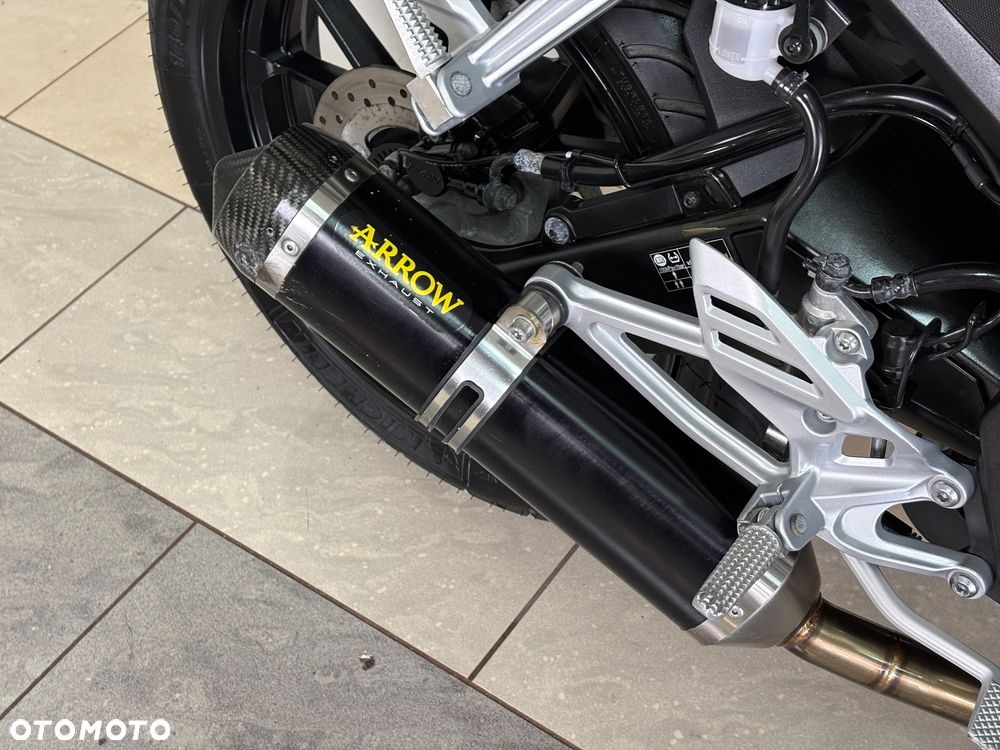 Yamaha YZF - 11