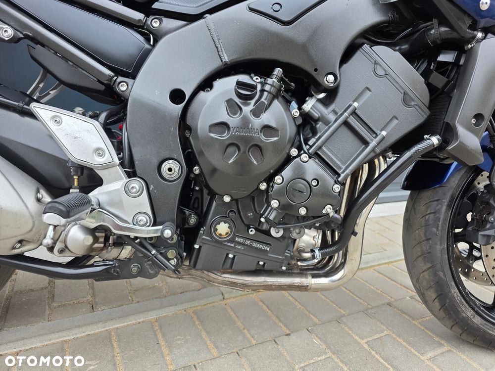 Yamaha FZ - 12