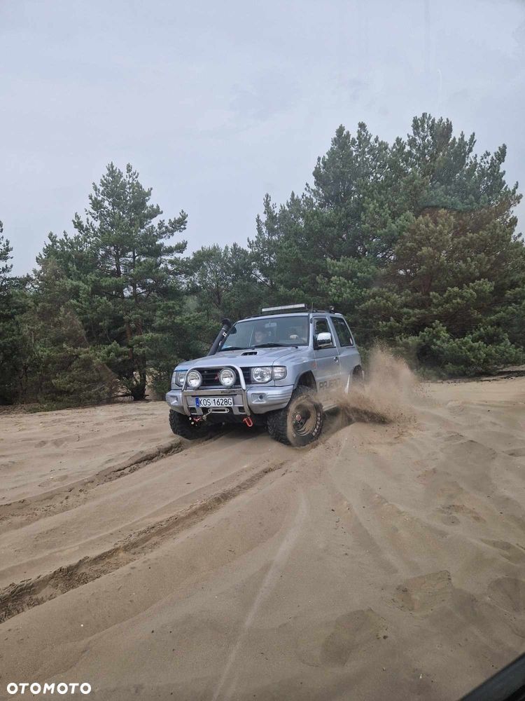 Mitsubishi Pajero - 5