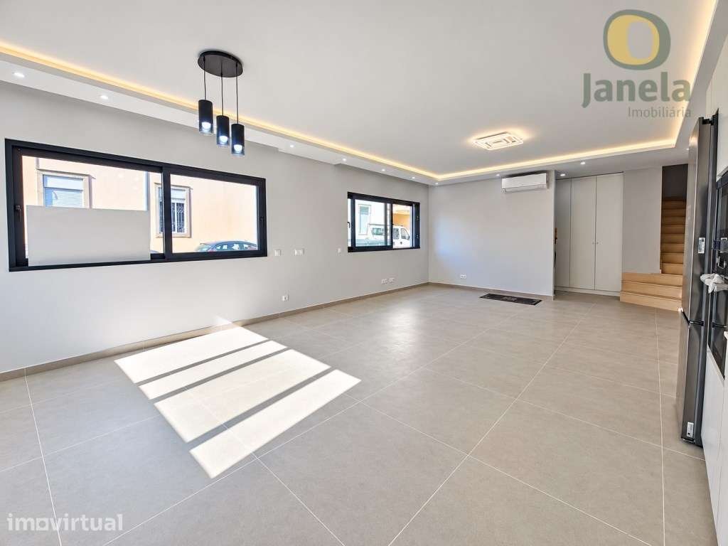 Maravilhosa Moradia Contemporânea em construção, perto do Hospital ... - Grande imagem: 5/29