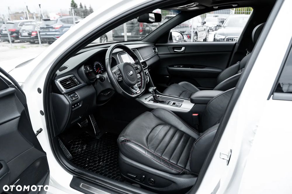 Kia Optima 2.0 T-GDI GT - 13