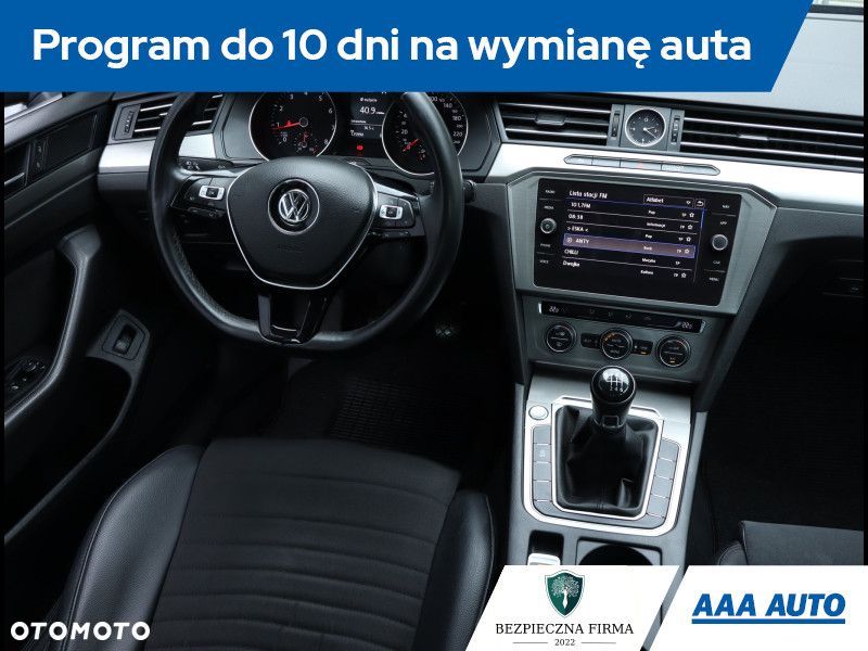 Volkswagen Passat - 8