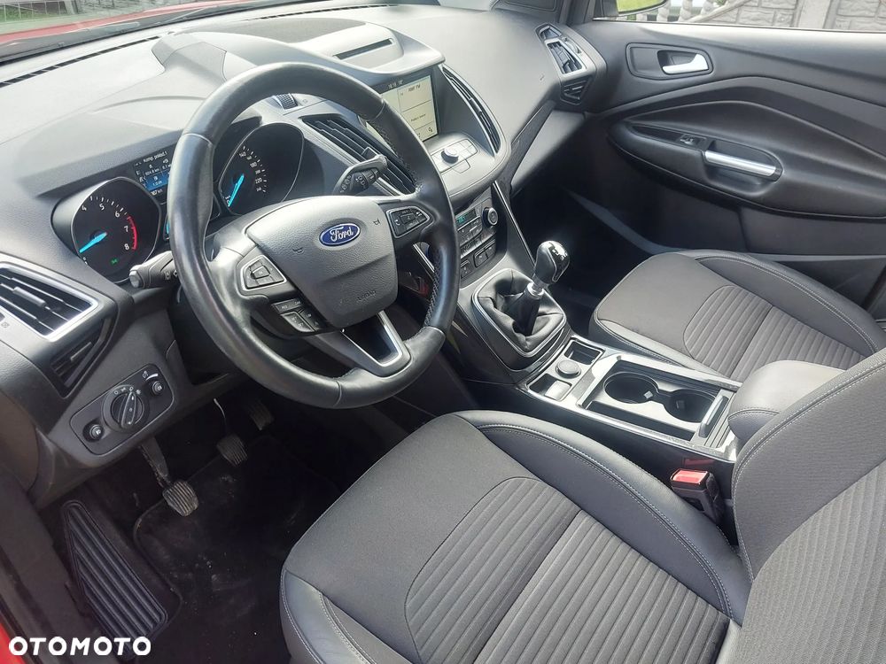 Ford Kuga 1.5 EcoBoost 2x4 Titanium - 11