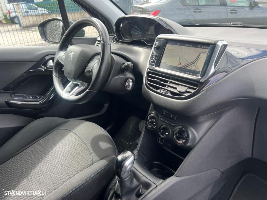 Peugeot 208 1.2 PureTech Style - 5