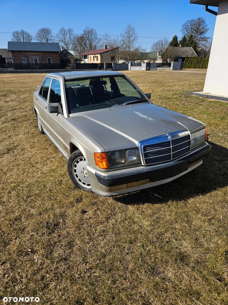 Mercedes-Benz W201 (190) - 2