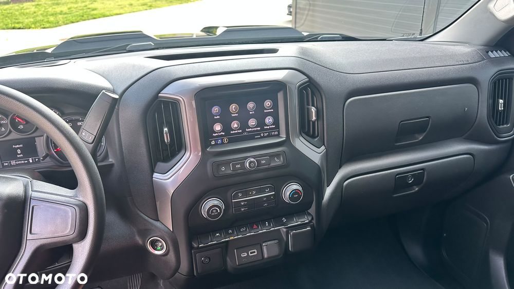 Chevrolet Silverado - 12