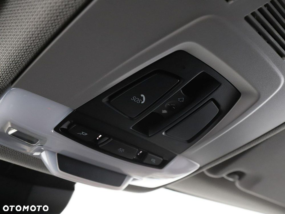 BMW Seria 2 218d - 33