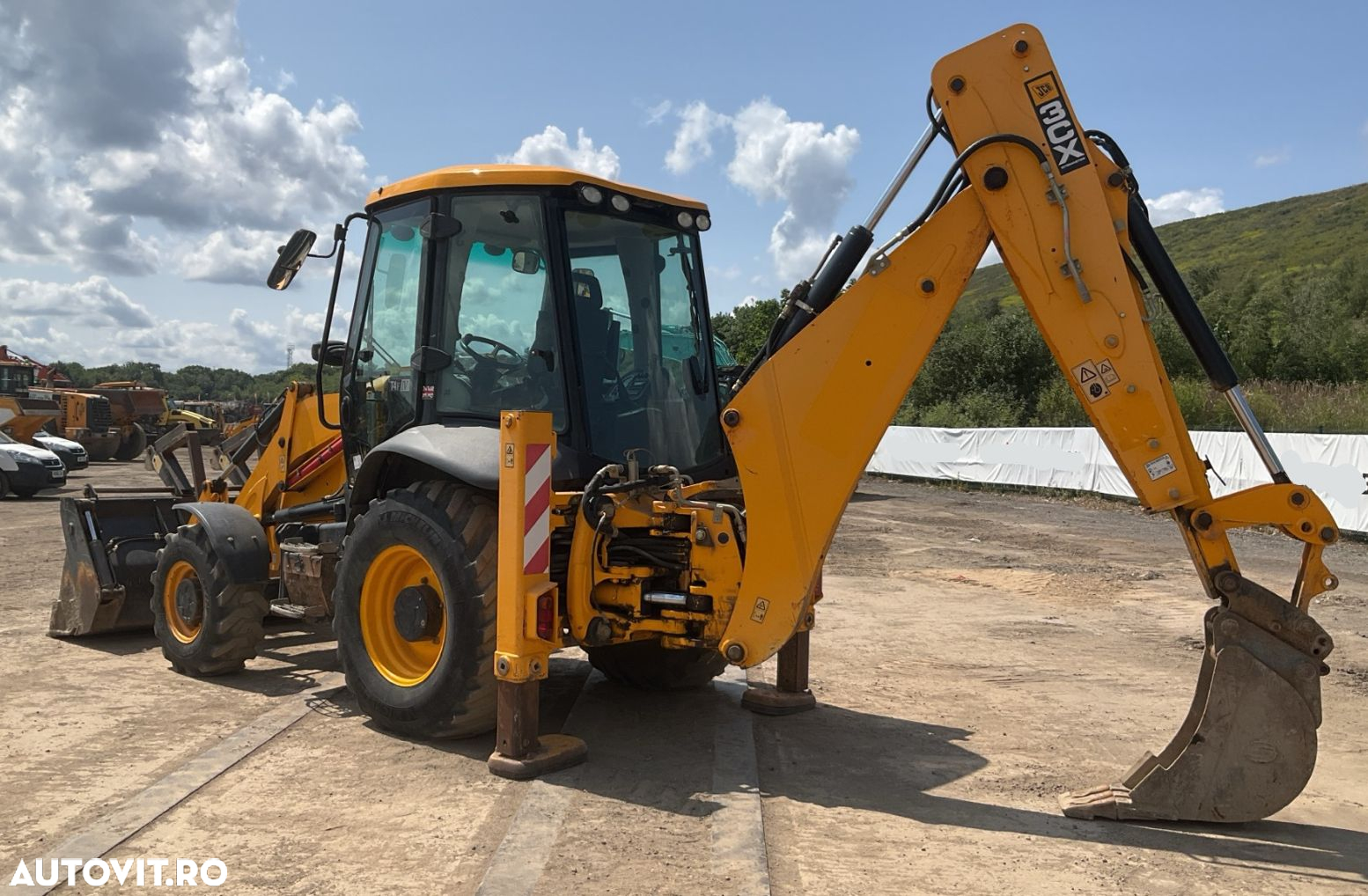 JCB 3CX Buldoexcavator - 2