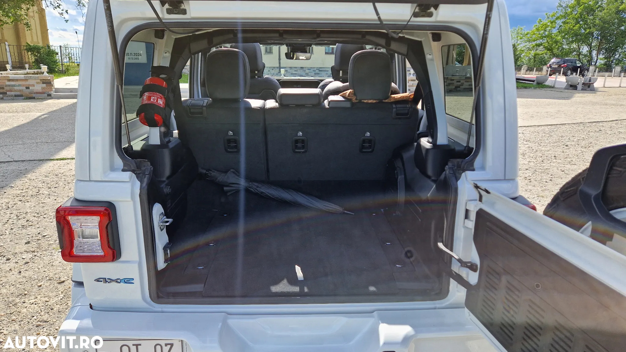 Jeep Wrangler - 12