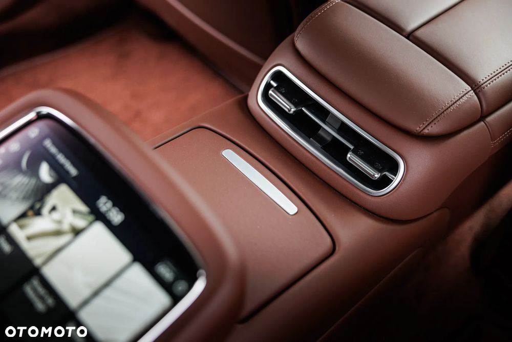 Genesis G90 3.5T V6 AT8 SWB Luxury Plus - 34