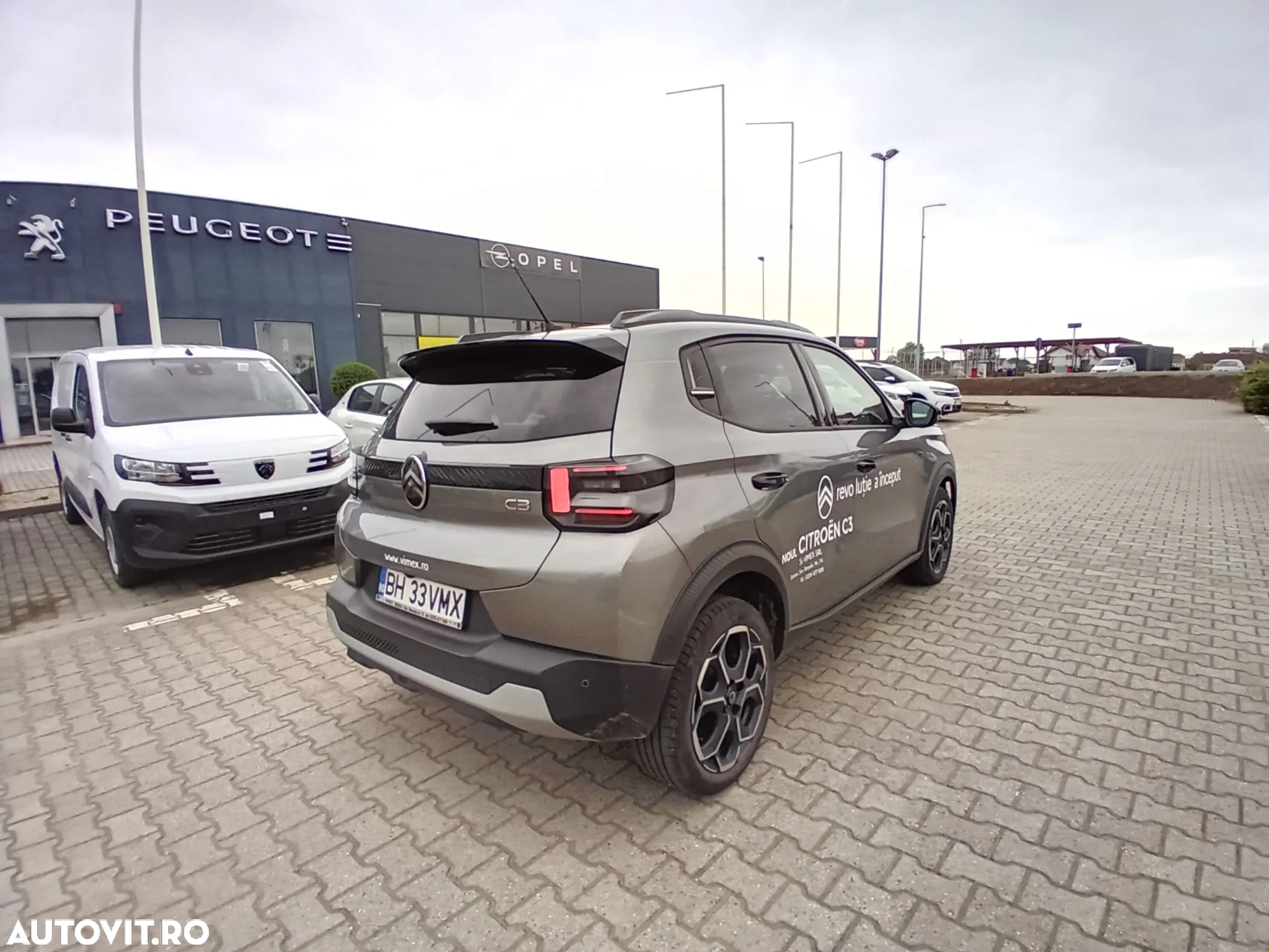 Citroën C3 1.2 PureTech 100 S&S BVM6 MAX - 9