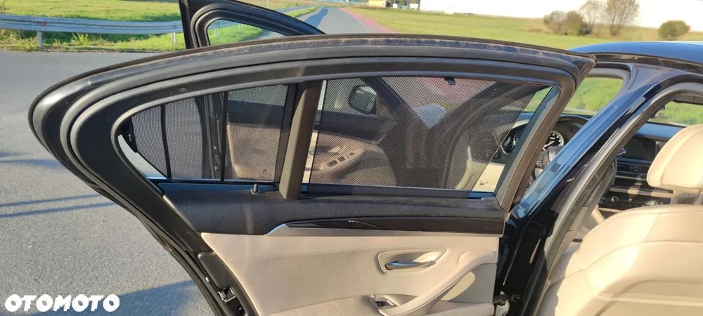 BMW Seria 5 550i xDrive - 8