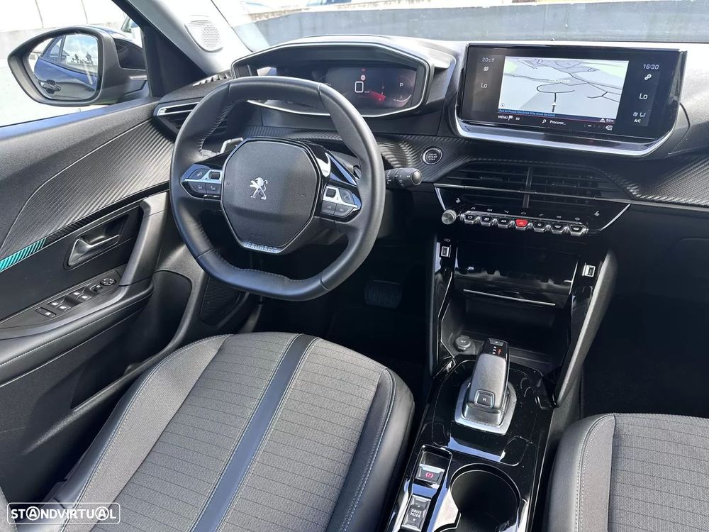 Peugeot 2008 PureTech 130 EAT8 Allure Pack - 24