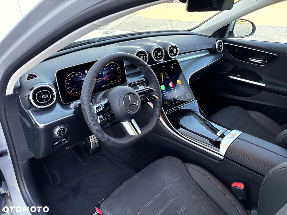 Mercedes-Benz C-Class 2026 photo 4
