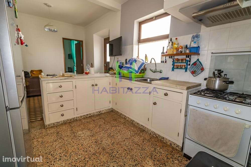 Moradia T2, com anexos e bom quintal, no coração da Praia da Luz - Grande imagem: 5/37