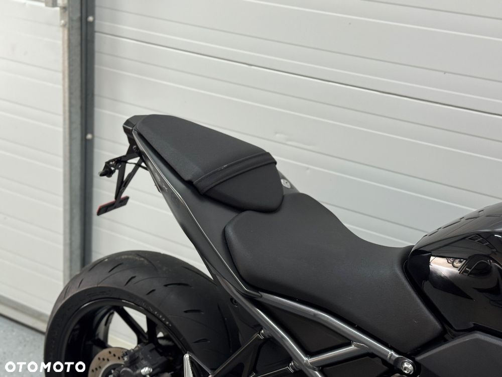 Suzuki GSX - 10
