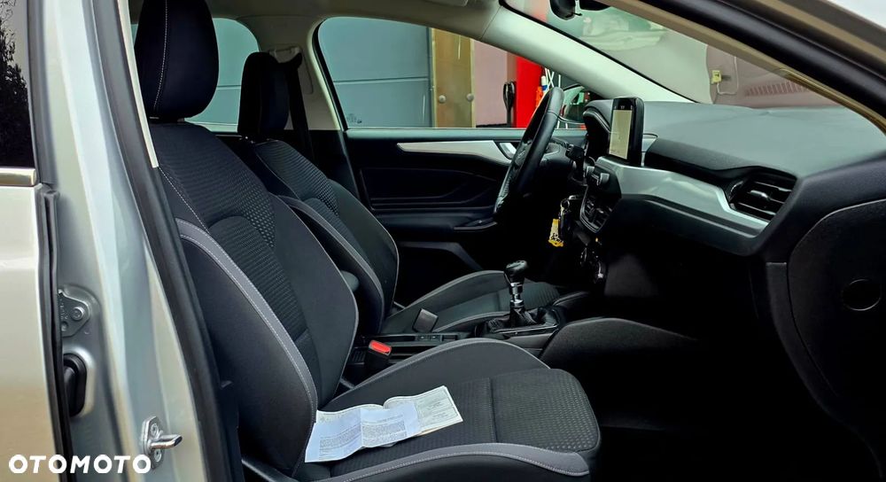 Ford Focus 1.5 EcoBlue Start-Stopp-System TITANIUM STYLE - 12
