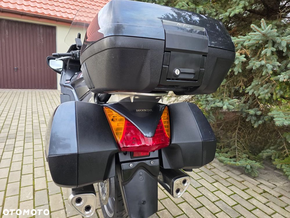 Honda ST - 28
