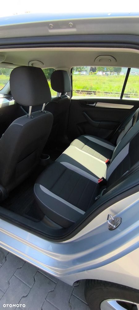 Skoda RAPID 1.0 TSI Ambition - 12