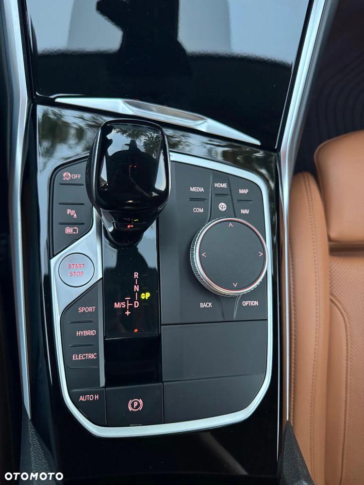 BMW Seria 3 330e PHEV xDrive - 24