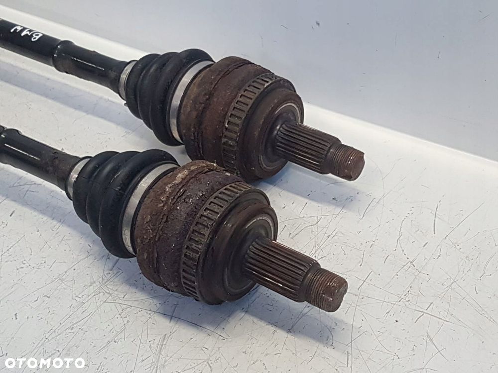 BMW 1 E87 2.0D PÓŁOŚ PRAWA 7533446 - 3