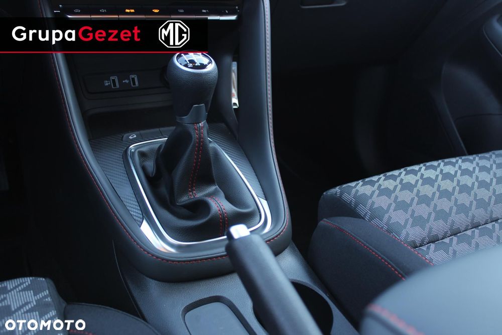 MG ZS - 16