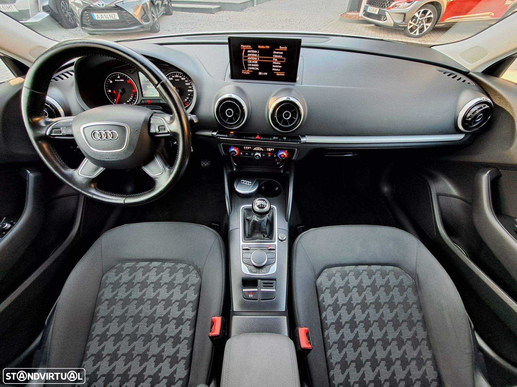 Audi A3 Sportback 1.6 TDI Attraction Ultra - 12