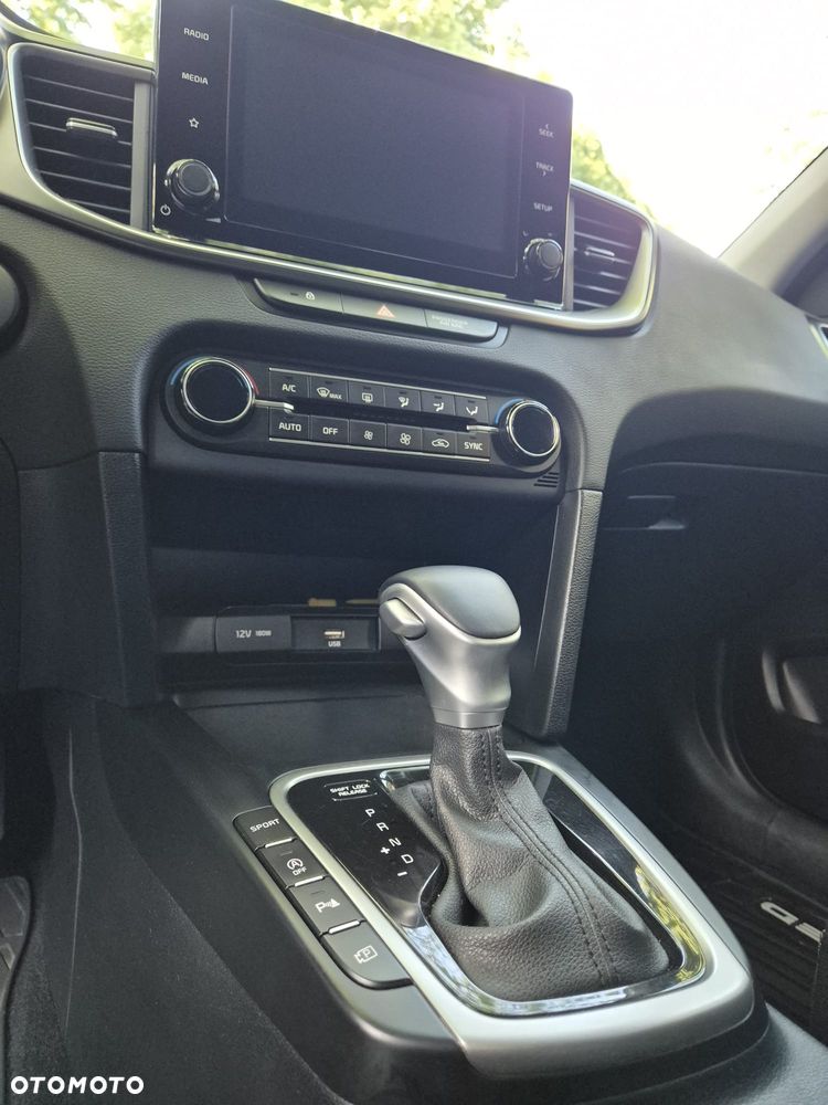 Kia Ceed 1.5 T-GDI MHEV M - 10