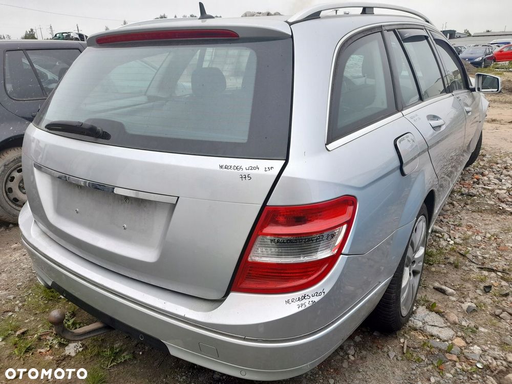 MERCEDES C W204 BŁOTNIK LEWY PRZÓD PRZEDNI 775 - 15