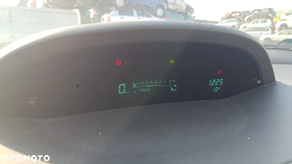 35532 toyota yaris II 1.3 1.3 87 km 2SZFE na części lakier 3P0 - 17