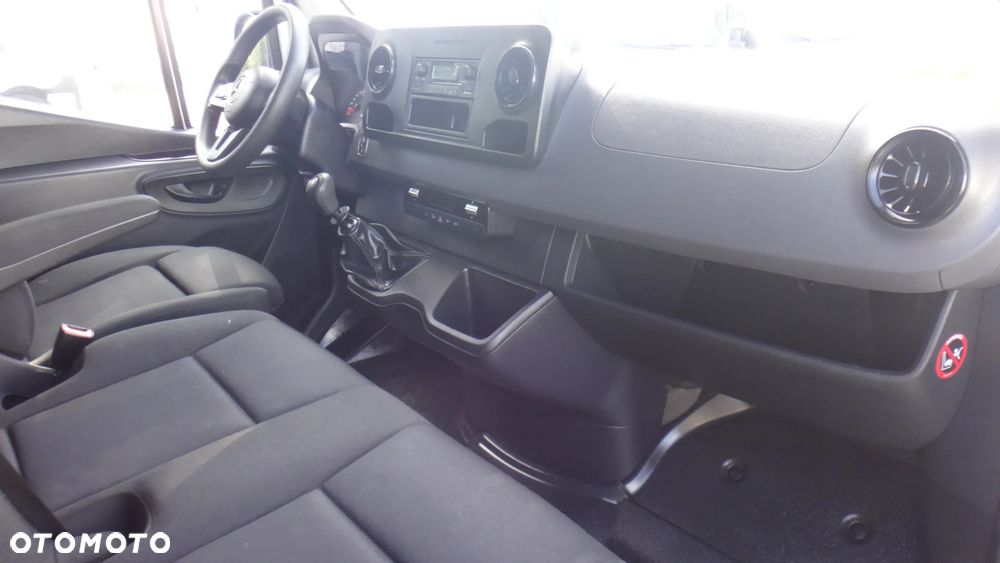 Mercedes-Benz SPRINTER - 13