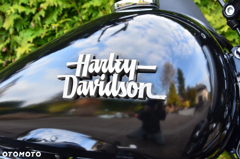 Harley-Davidson Dyna Street Bob - 17