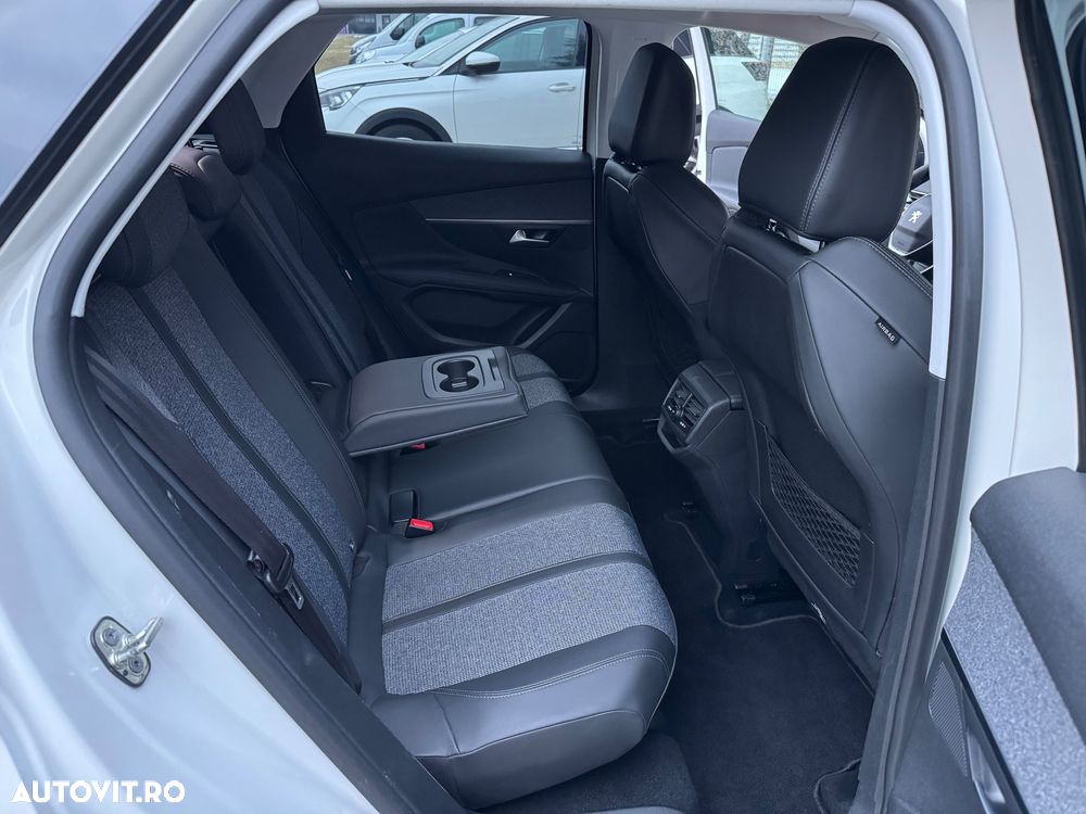 Peugeot 3008 1.2 PureTech Turbo S&S GT-Line - 25