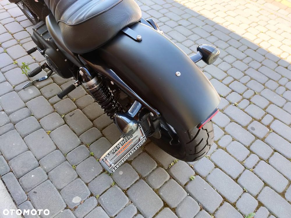 Harley-Davidson Sportster Iron 883 - 14
