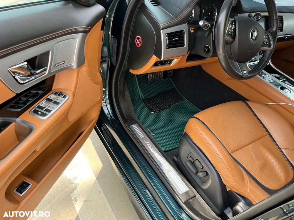 Jaguar XF 3.0D S Portfolio - 6
