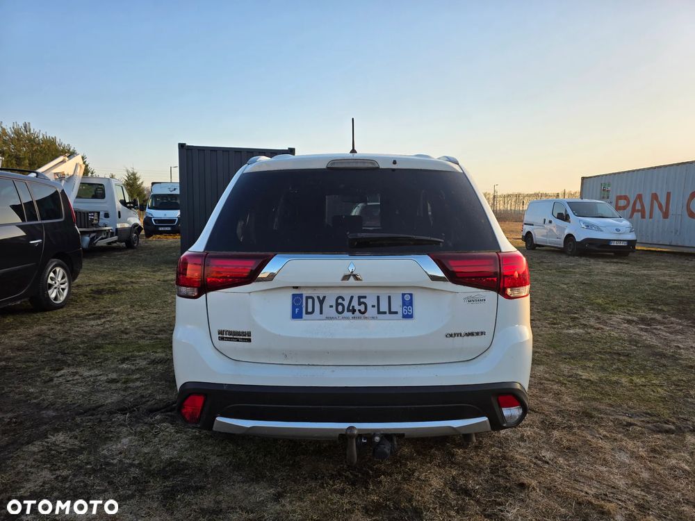 Mitsubishi Outlander - 5