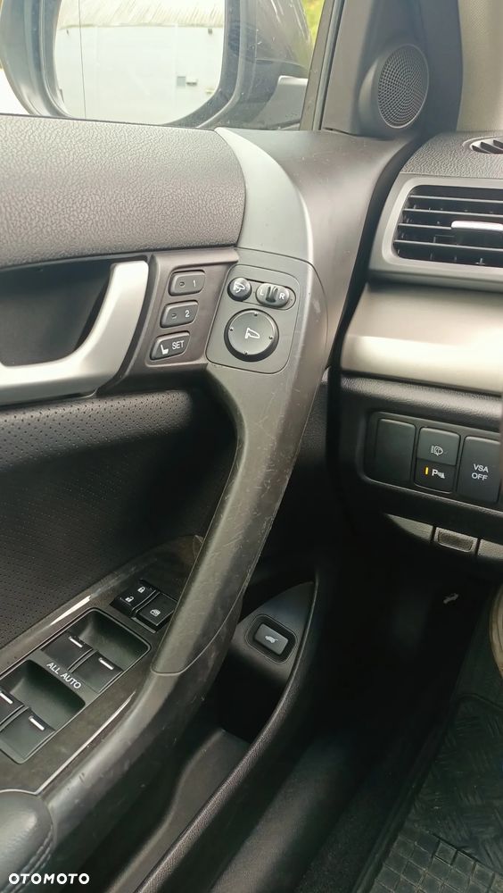 Honda Accord 2.0 Executive Nav - 18