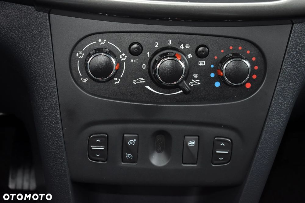 Dacia Sandero Stepway dCi 90 (S&S) Essential - 28