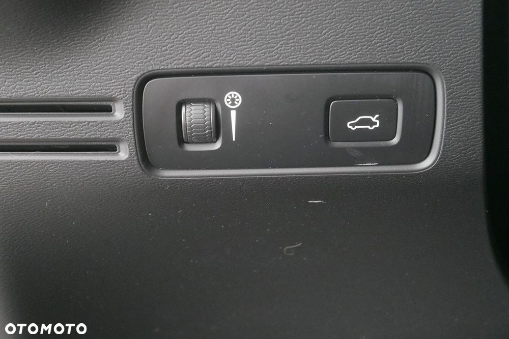Volvo XC 40 - 25