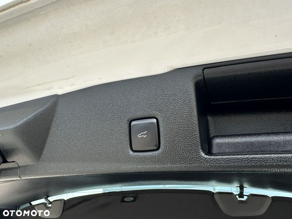Ford Kuga 2.0 EcoBlue 4x4 TITANIUM - 34